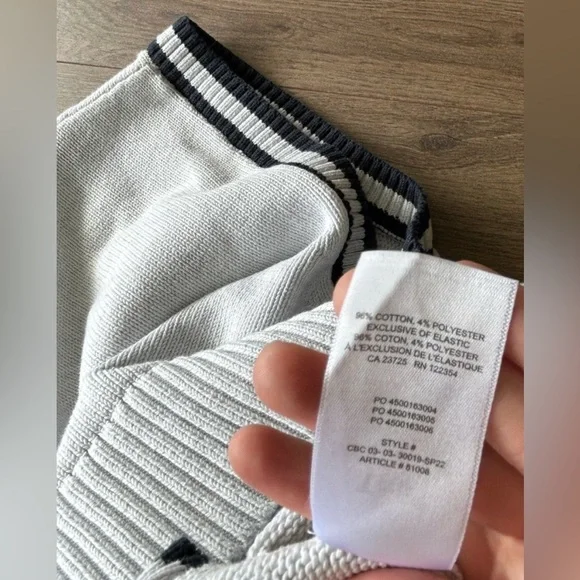 TNA- White Sleeveless Knit Vest with Black Trim - Picture 4 of 5